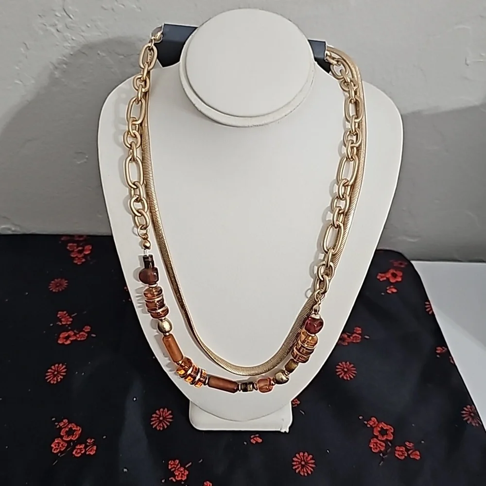Universal thread double layer necklace NWT